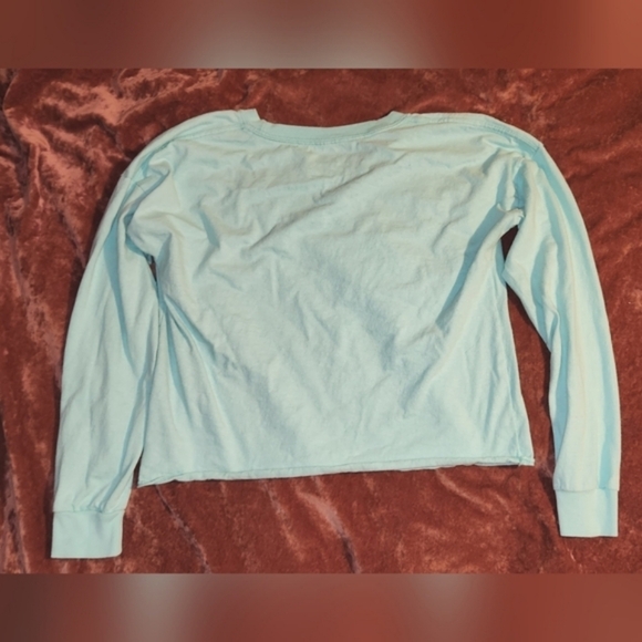 Simply Southern Bee Kind Long Sleeve Medium Blue Cropped Tshirt - Picture 2 of 6